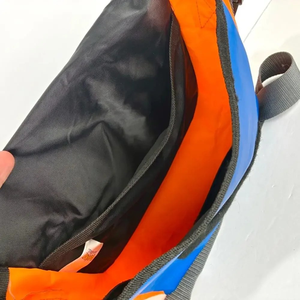 RARE Vintage 90s Messenger Bag Nintendo Pikachu Pokemon backPack Orange And Blue